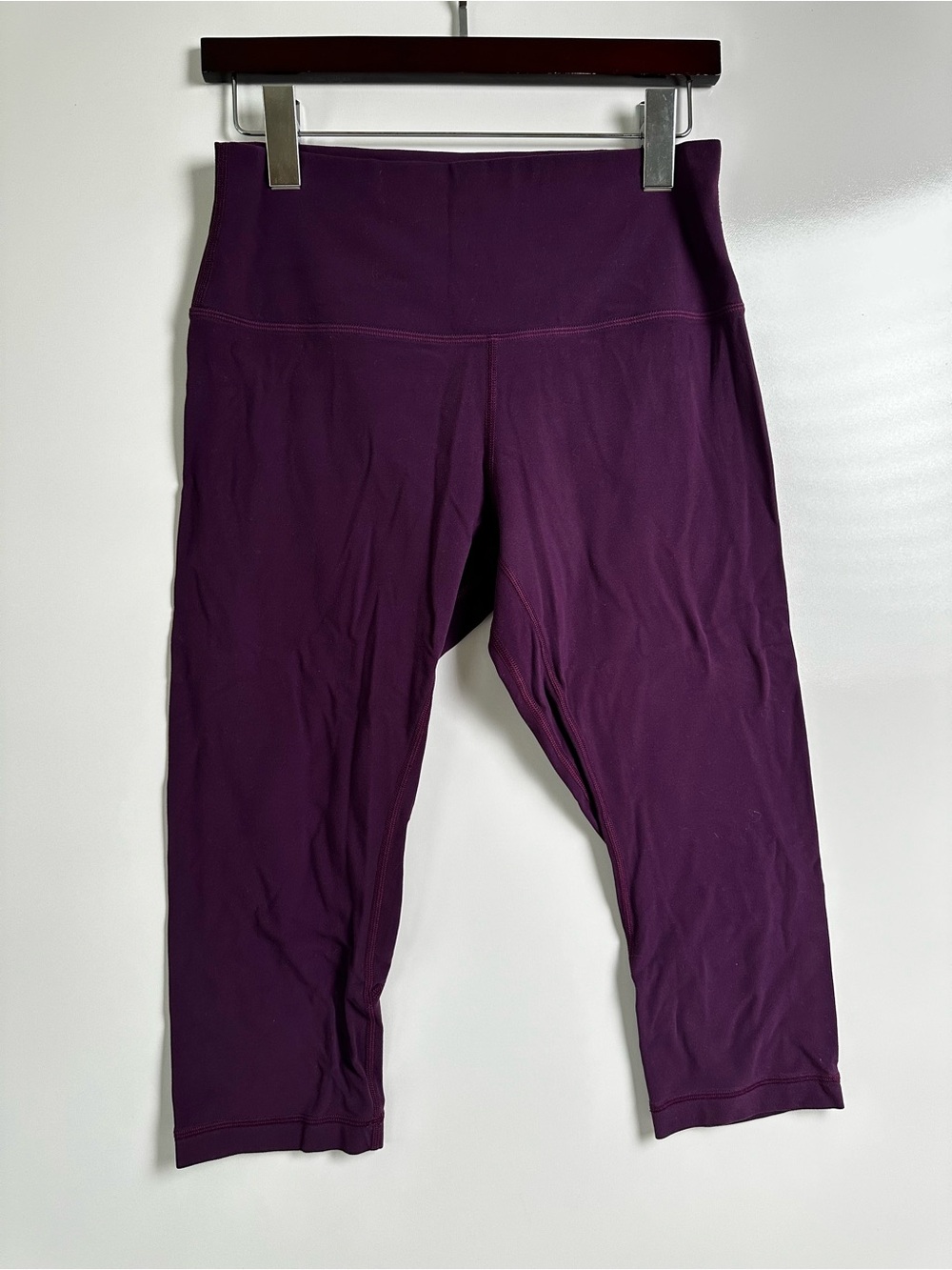 Lululemon High-Rise Crop Capri 19" Leggings Women's Size 6 Deep Purple Plum
